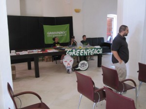 Emanuela Franco e gli attivisti di Greenpeace Lecce