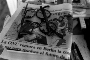 Giacomo 026  Occhiali con giornale copy
