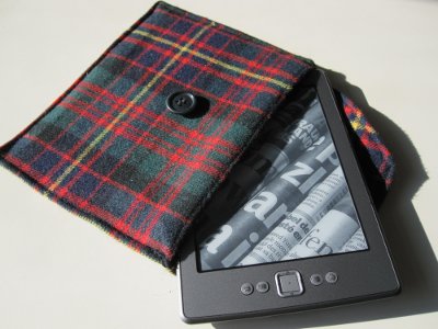 Kindle con custodia in tweed