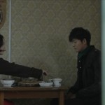 pieta-jo-min-su-fa-colazione-con-lee-jung-jin-in-una-scena-del-film-2481131