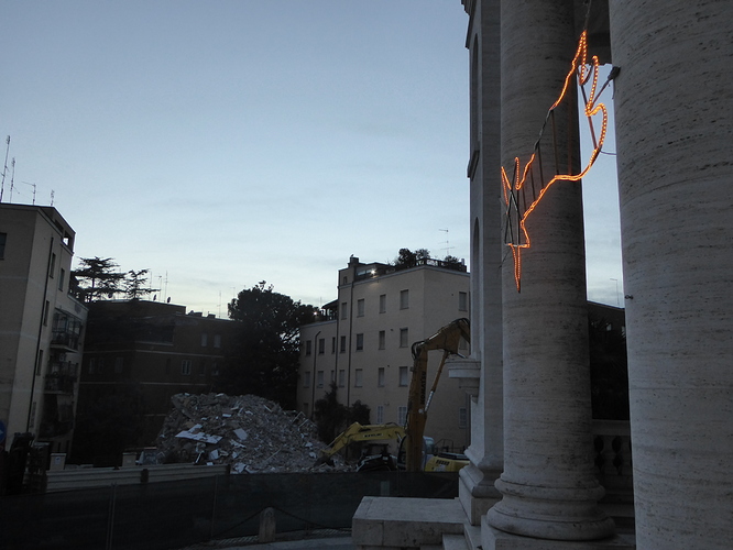 La metafisica delle buche di Roma