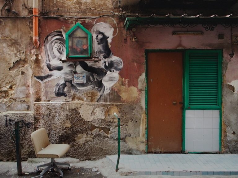 Street art e identità visive di Napoli. La parola alle immagini