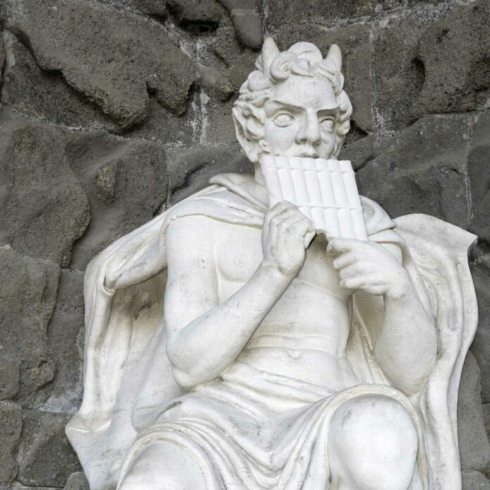 vediamo-perche-ritrovamento-altare-dedicato-dio-pan-bizzarro-v4-487128-900x900
