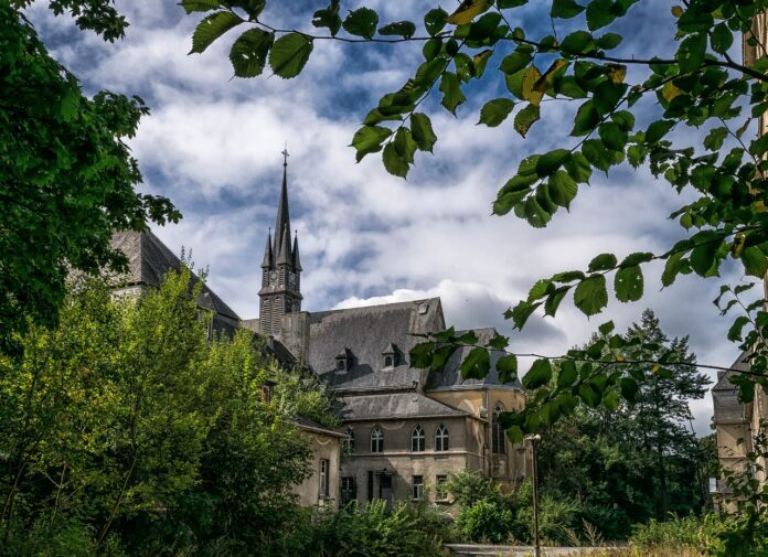 lost-places-1644172_1280